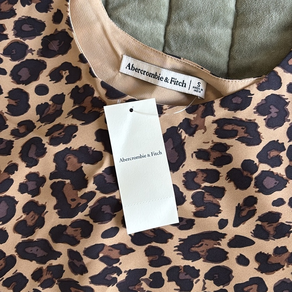 🆕Abercrombie | Women’s Satin Scoopneck Cami Leopard Print New S - Picture 5 of 6